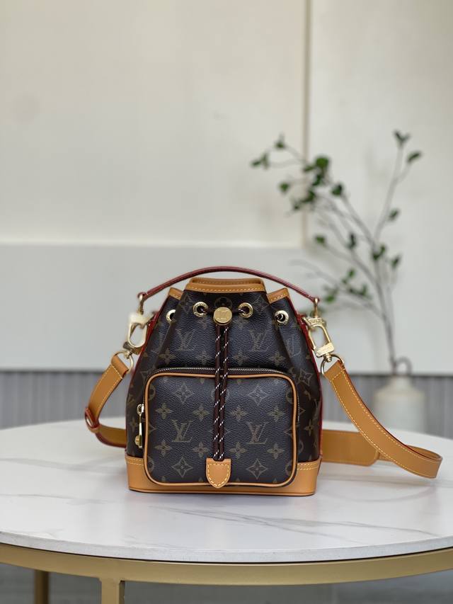 Double 11 Special Price 14017 Brand New, No Returns or Exchanges 24 X 16 X 22 cm