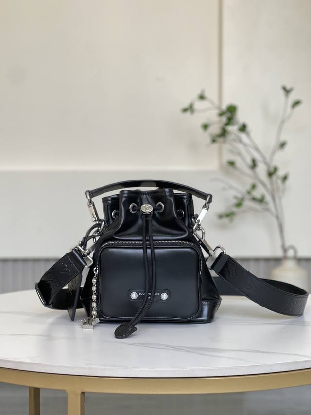 Double 11 Special Price 13985 Brand New, No Returns or Exchanges 24 X 16 X 22 cm