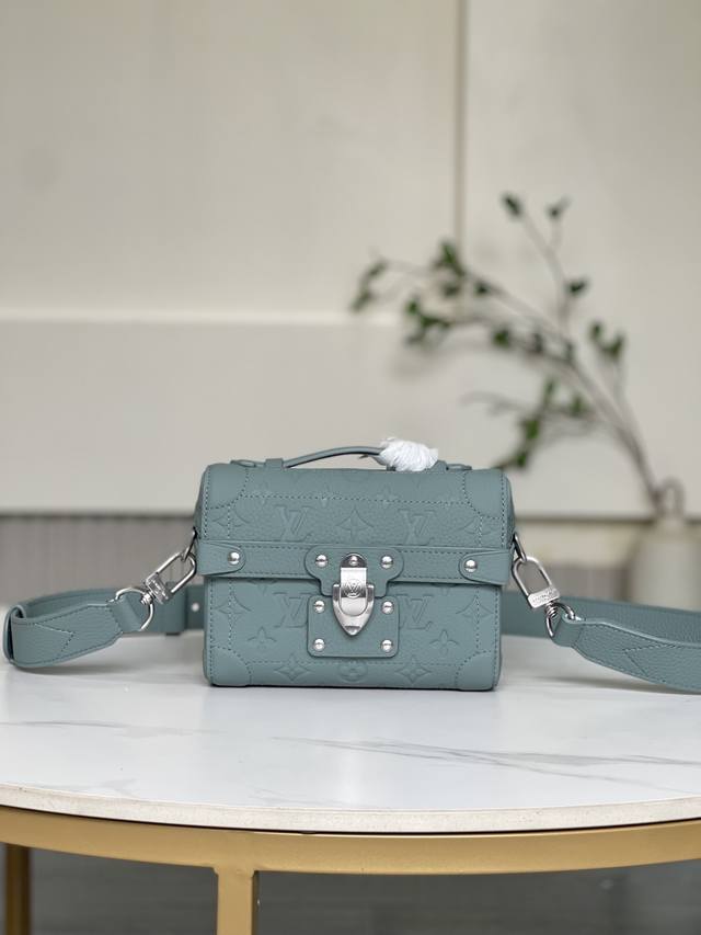 Double 11 Special Price 13870 Brand New, No Returns or Exchanges 19 X 15 X 7 cm