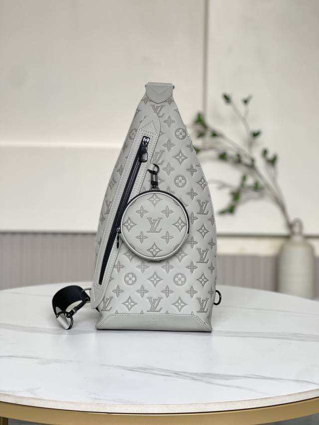 Double 11 Special Price 14916 Brand New, No Returns or Exchanges 20 X 42 X 6 cm