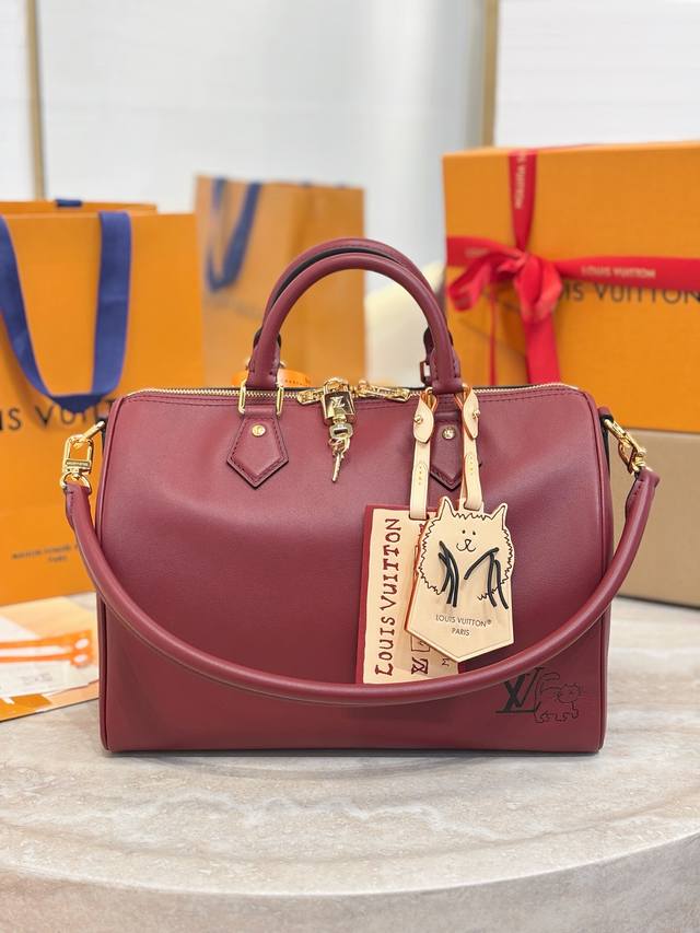 Top-quality Speedy Soft 30 handbag M25766 This Speedy Soft 30 is from the Trave