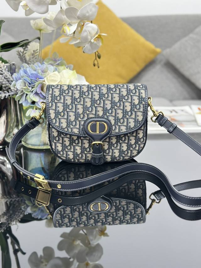 . Top-quality original leather Dior Bobby Medium (DDD) with full boutique packag