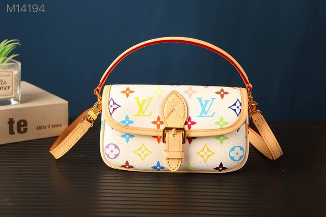 All-steel premium original M14194 white 163C chip version. The leather is Itali