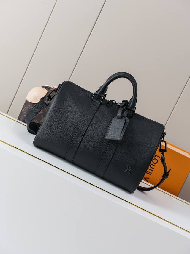 Dynamic 163C01 Chip M15249 Black 35 Top Original Individual Background Real Shot