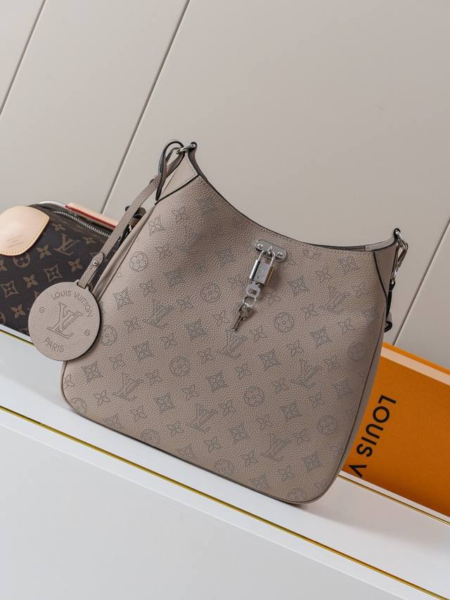 Dynamic 163C01 Chip M14617 Gray Top Grade Original Individual Background Real Sh