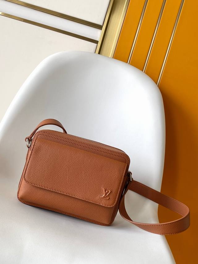 163C01 Chip Top Grain Cowhide Leather M25981 M15260 Dark Blue M15265 Black Board