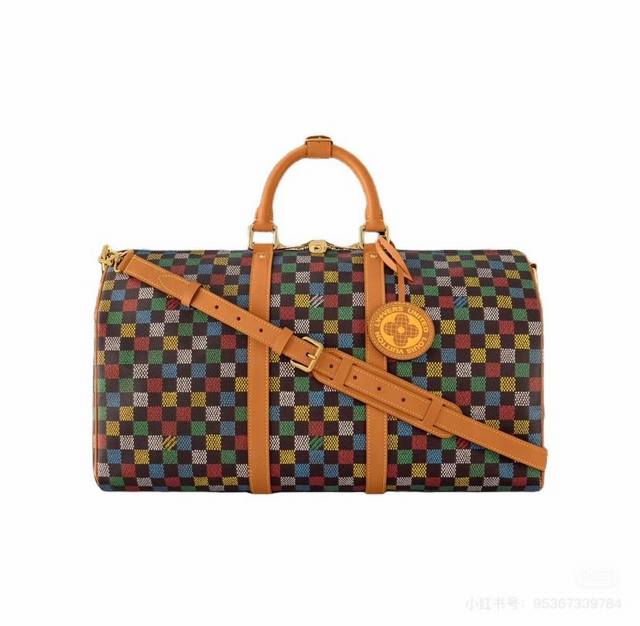 N00170 163C01 Dynamic Chip This Keepall 50 Monogram Crystals handbag is crafted