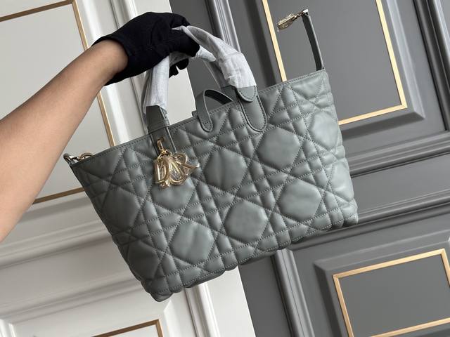 Double Eleven Sale Price: Original Price Brand New Medium Horizontal Size 2821 S