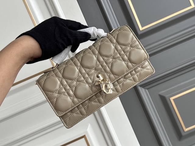 Double Eleven Sale Price: Original Price Brand New Model 0980 Special Offer Item