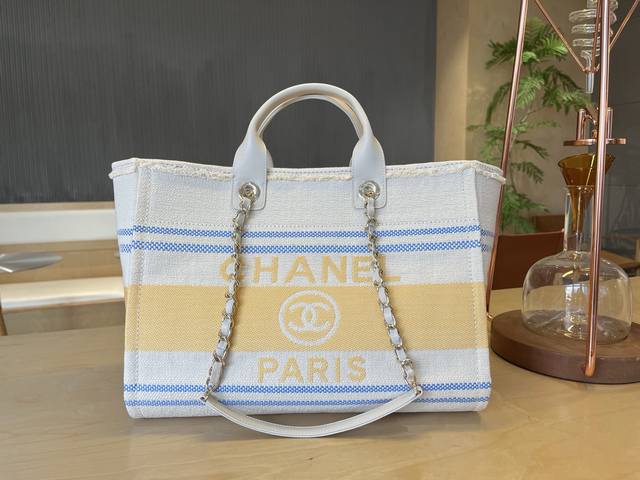 Double Eleven Flash Sale: Sold out! Remember to take her on your travels! Chanel