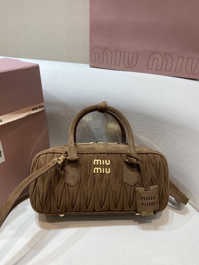 New Arrival 5Bb148 Suede Miu New Bowling Bag Softy Pad A true top contender! The