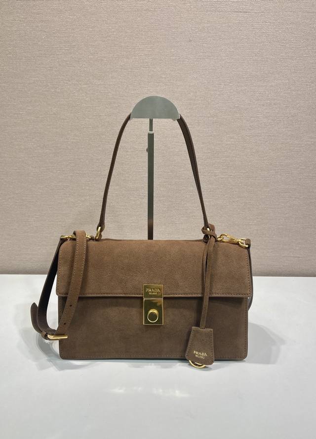 New Runway Style 1Bn023 Suede This brand new Soft Sound handbag is made of impor