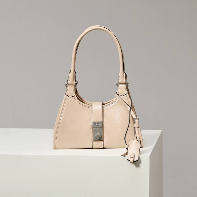 Premium Original Brand New 1Bg580 Mini Mi Xing Style. This mini runway style is