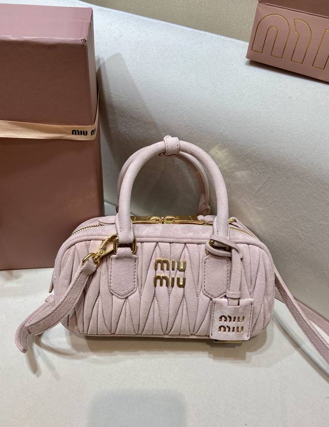 New Arrival 5Bb142 Suede Miu New Bowling Bag Softy Pad A true top contender! The