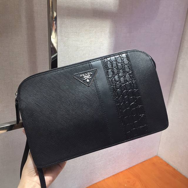 New Men's Handbag 2Vf056D, original quality, made of imported Saffiano leather,