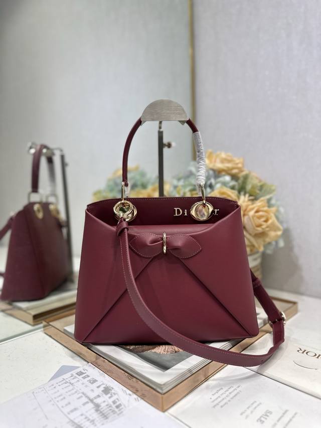 Authentic Dior 2026 Spring/Summer New Arrival#Bow Handbag in Burgundy A newly de