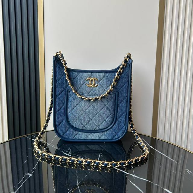 24S Spring/Summer Collection 24S Denim Hobo 24S Denim Hobo! Same bag shape as Ev