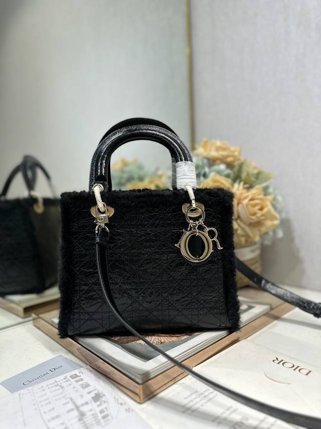 Authentic, High-Quality Version Medium Lady Dior Five-Compartment Handbag, Blac