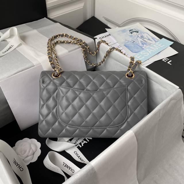 Dark gray French high-end custom-made Chanel Classic Flap Bag A01112 embodies t