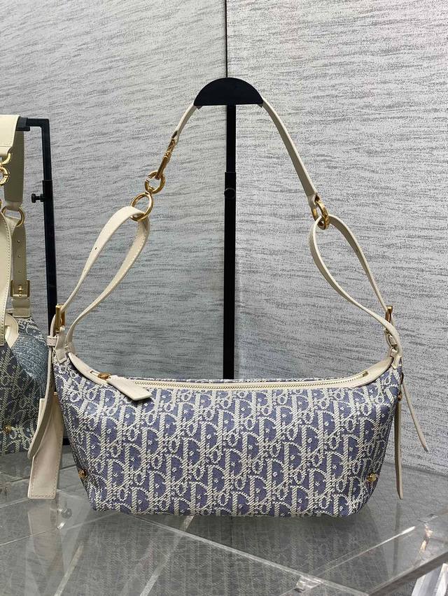 Small size, in stock. Journey Raffia series, so summery! The sky blue fabric pai