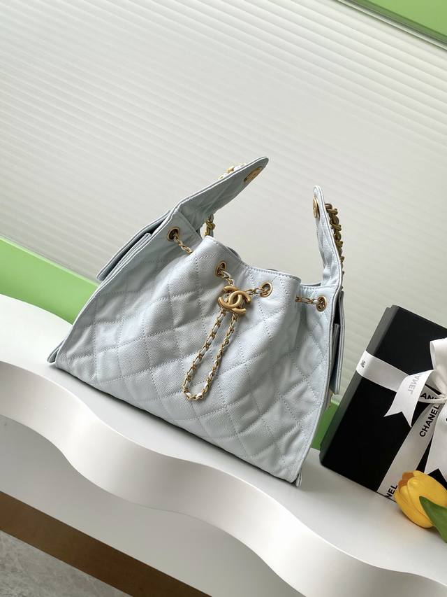 25C Glossy Leather Hip Hoo Bag Chanel Hobo Shoulder Bag, Small Size Vintage Gold