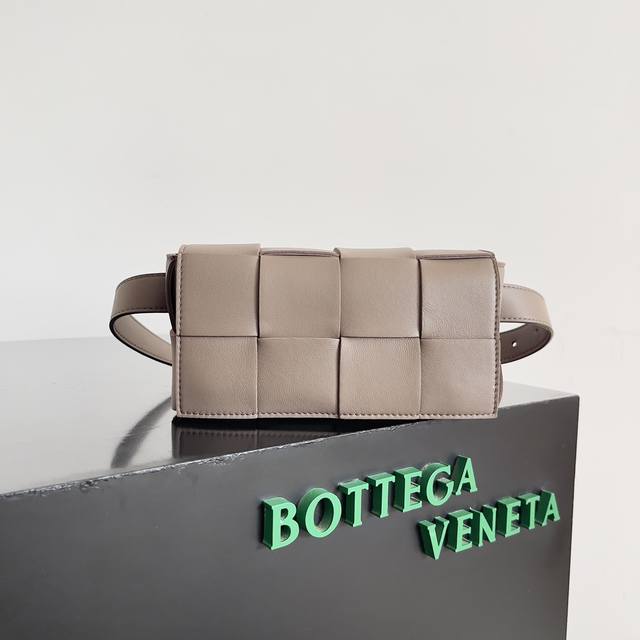 Bottega Veneta Belt Bag This newly released mini waist bag is so cute! The hand-