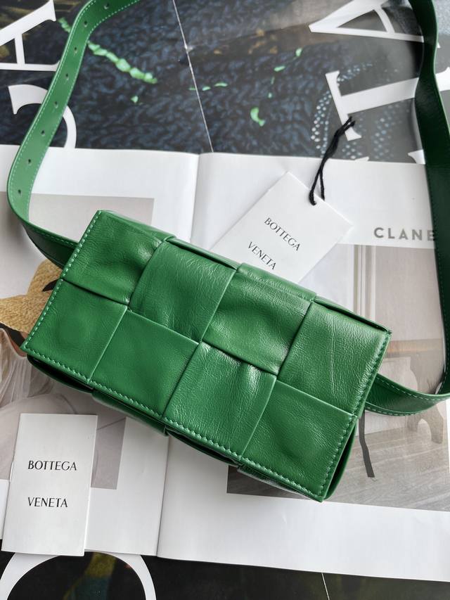 The wildly popular Cassette has a new design! Made of top-grade waxed cowhide,