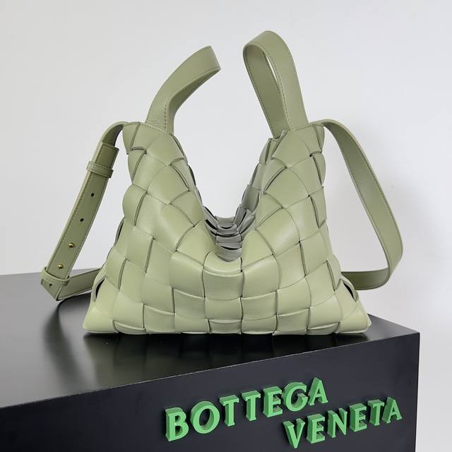 What can Bottega Veneta's new bowling bag hold? Have you gotten your hands on th