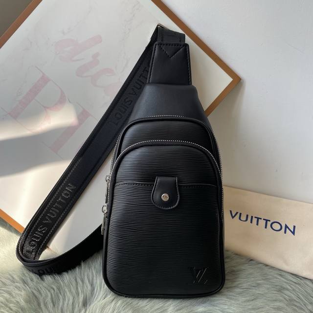 Original Louis Vuitton men's chest bag with top-grain calfskin leather - latest