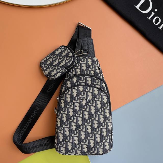Dior's latest style, men's chest bag, original quality. Made of imported fabric