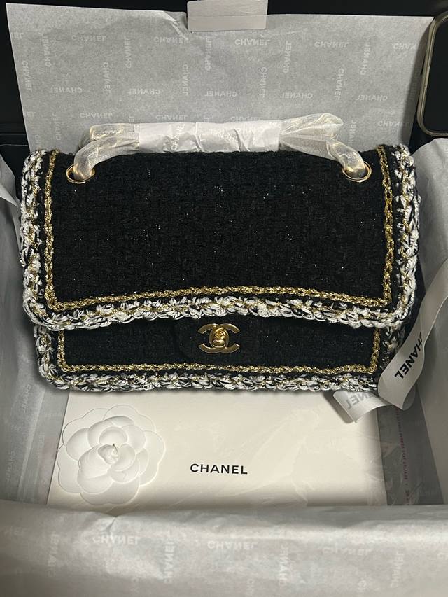 Top-quality original Chanel 25B Fall/Winter limited edition black tweed with rib