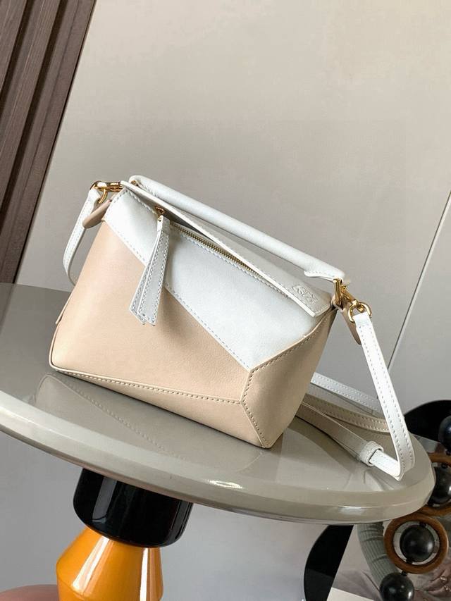 Hot-selling new version geometric bag, mini 18cm, original imported Nappa calfs