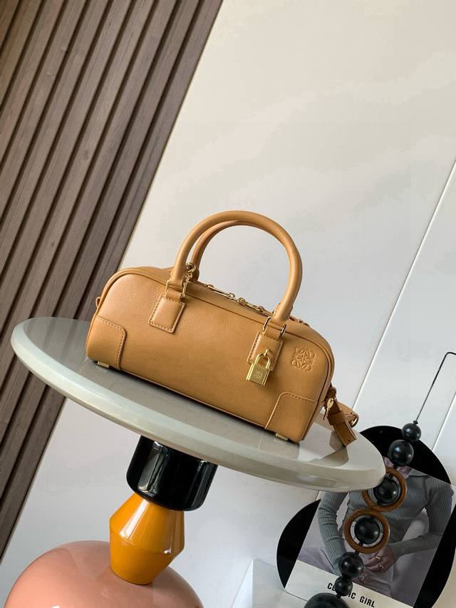 New celebrity-endorsed Amazona handbag. Originally launched by Loewe in the 197