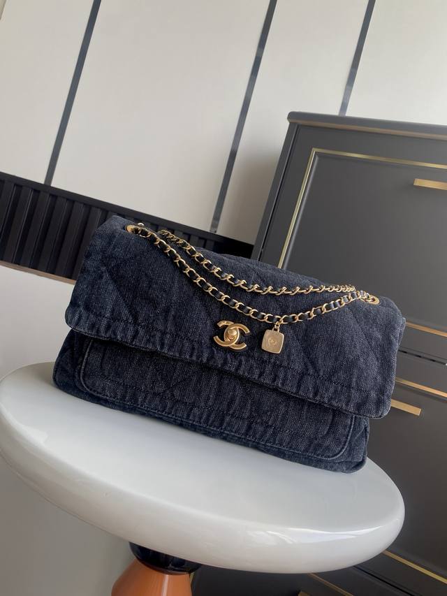 Large Size In Stock ~ Denim Chanel 25K Fall/Winter Limited Edition Shopping Bag
