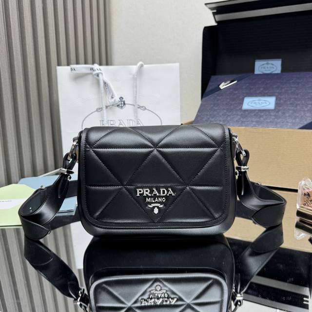 Authentic Top-grade original single-piece new women's bag from P brand 1Bd283 h