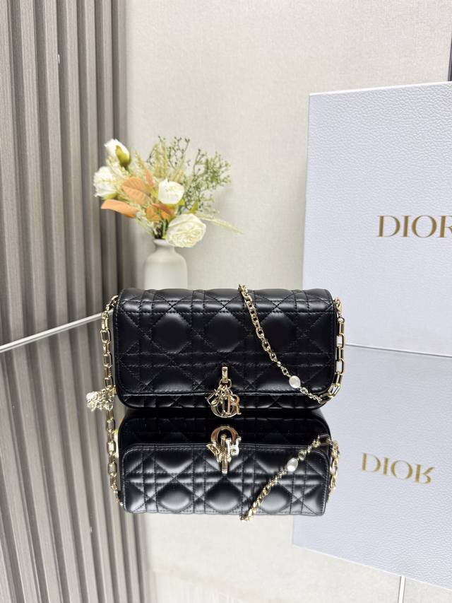 Authentic, High-Quality Black Lambskin Bag in Stock Latest Pearl Chain Bag. Fea