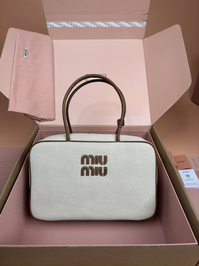 Original leather, with picture packaging Premium hardware, original leather Bea