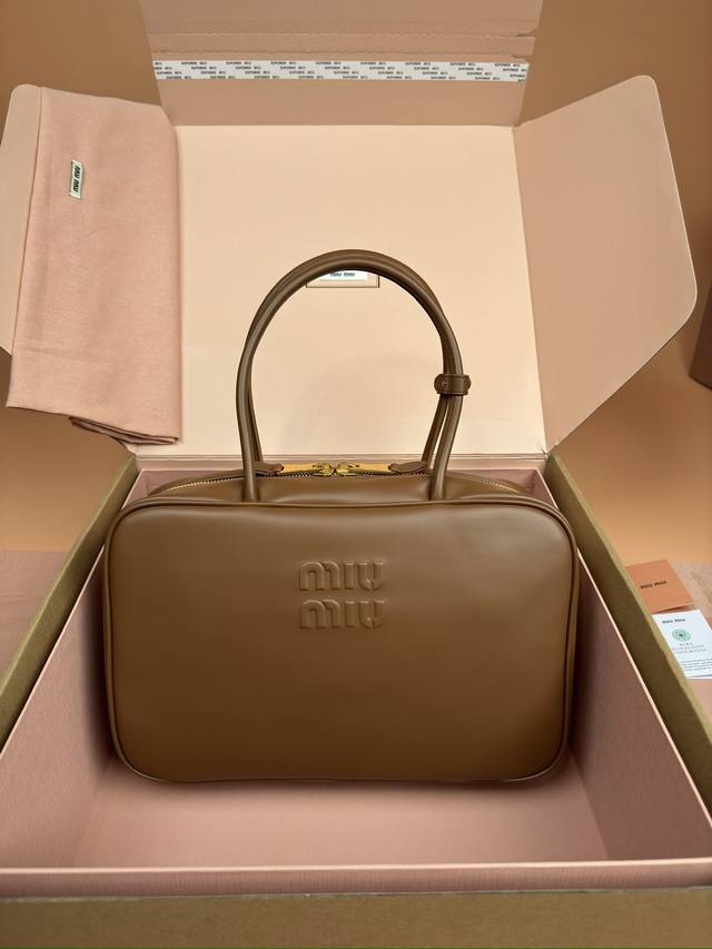 Original Leather, with Picture Packaging Premium Hardware Original Leather Beau