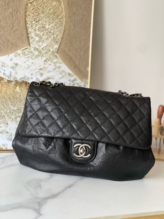 Top-grade black spherical texture In stock Chane vintage cloud bag Unique and st