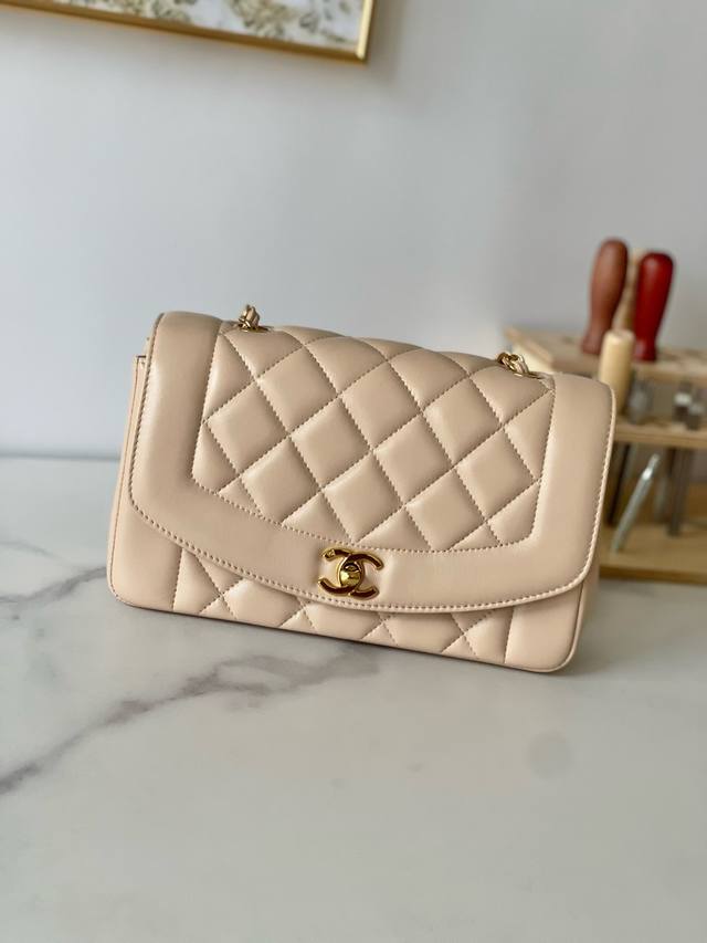 Chane Vintage CF Chain Bag in Apricot Lambskin The soft and supple cowhide paire