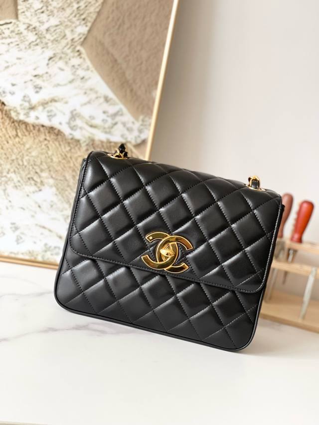 Victoria Beckham's style, black lambskin bag. In stock. Chanel vintage, rare, l