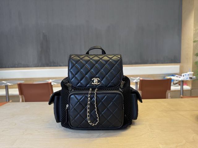 As5492 Chanel 25S Openwork Mesh Backpack: Breaking with Conventional Aesthetics