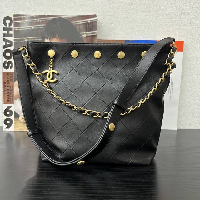 25p Gold Coin Hippie Hobo Goatskin Distressed Vintage Hardware Size: Model: 5406