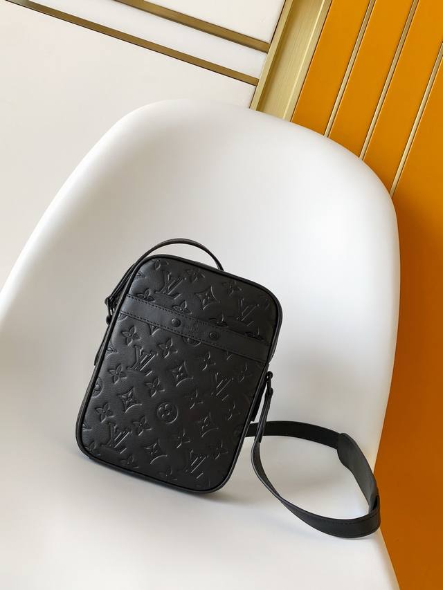 163C01 Top-tier original M44972, featuring supple Taurillon leather embossed wit