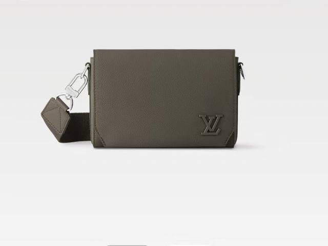 pM25125 Green Transformer Chip Top-Tier Original Takeoff Small Messenger Bag. Th