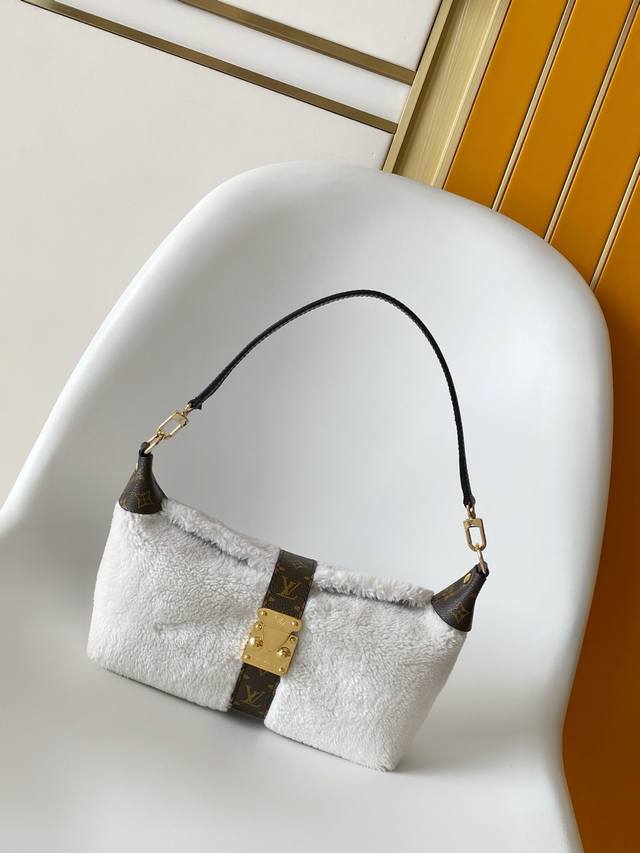 Top-tier original M26191 monogram M26245 fur-trimmed Pochette Mia handbag is fro