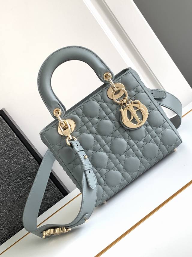 Four-compartment Rock Grey in Stock Lady Dior four-compartment rock grey lambsk