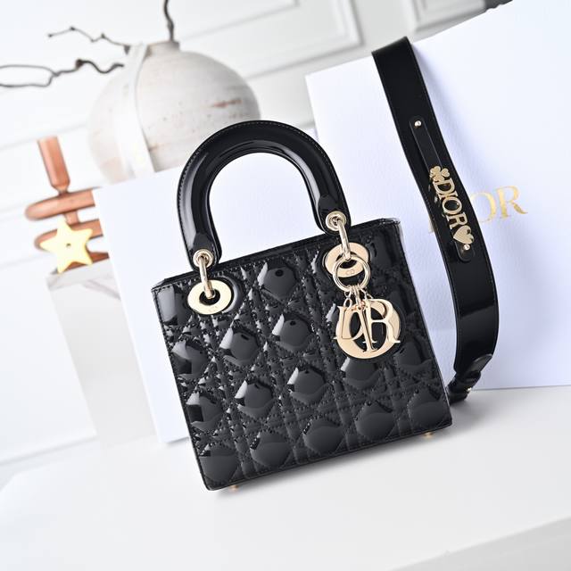 Black My Abcdior four-compartment patent leather cannage handbag with a customi