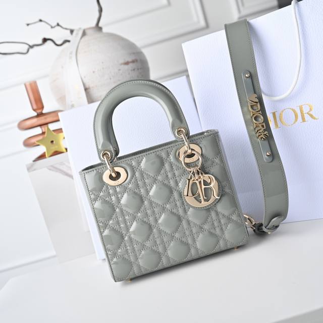 Rock Grey My Abcdior four-compartment patent leather cannage handbag with a cus