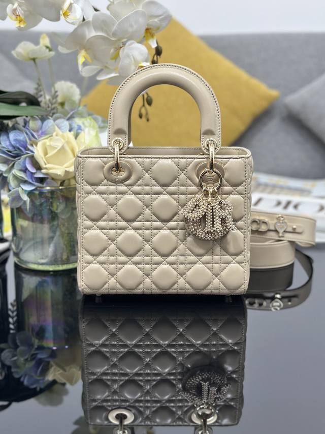 Lady Dior My Four-Compartment Lambskin Leather Pearl Buckle, with internal braid